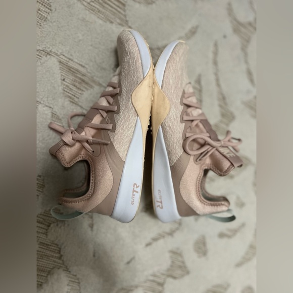 Nike Women's Foundation Elite Training Shoe Beige/Guava Ice- size 7 - Picture 2 of 7